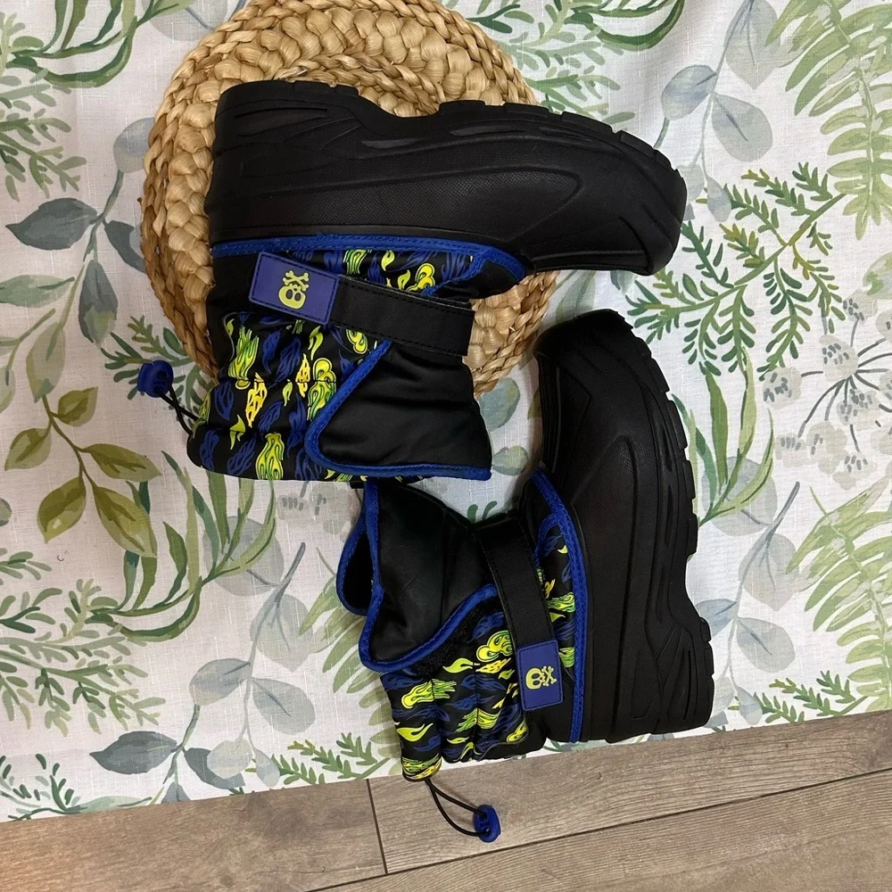 Athletech Boys' Skull Flames Snow Boots Size 4 Winter Boots